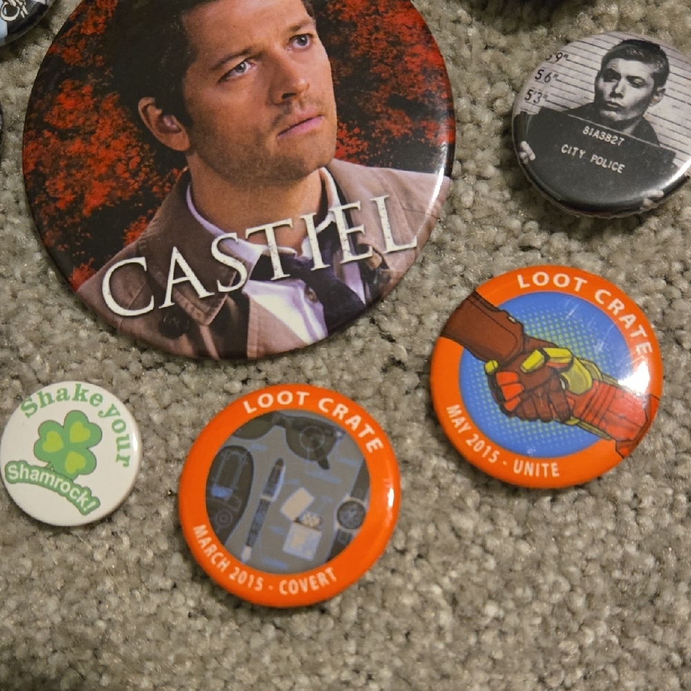 Assortment Of Buttons - Lootcrate, Supernatural - Picture 3 of 4